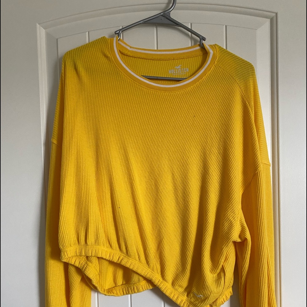 Yellow cropped long sleeve shirt